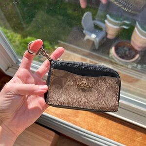 Coach Multifunction Signature Brown and Black Card Case Keychain